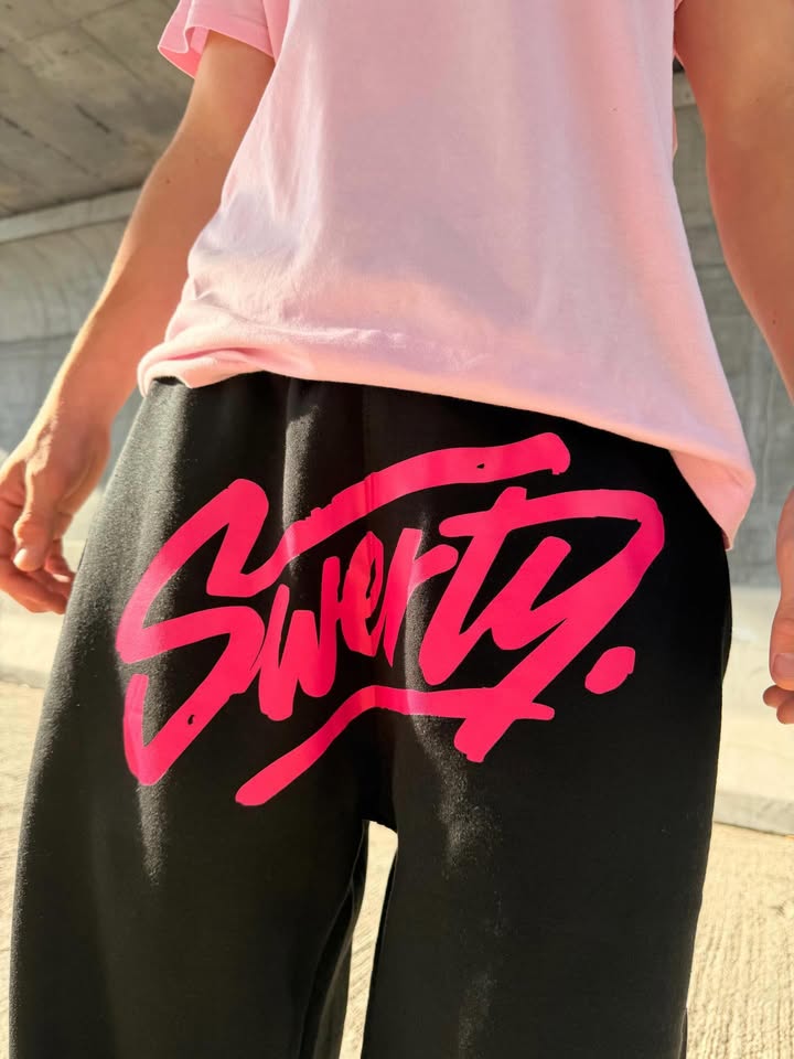 Jogging Basics Noir Logo Fuschia